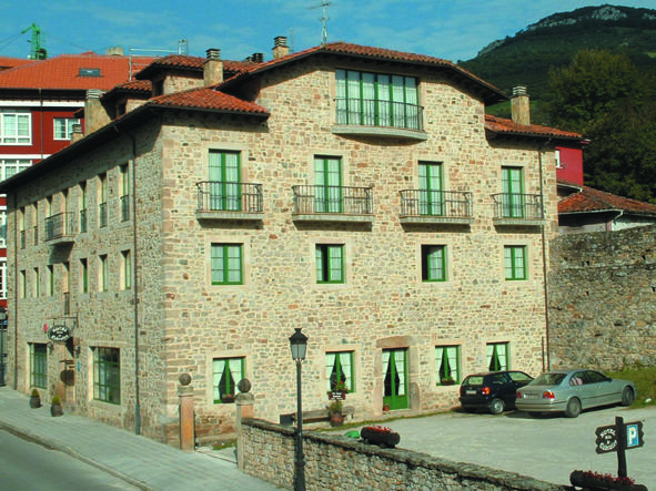 Hotel Villa de Cabrales Arenas De Cabrales Exterior foto